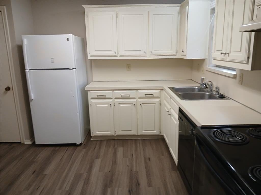 3202 Foxboro Dr - Photo 3 of 15