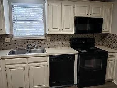 3202 Foxboro Dr - Photo 5 of 15