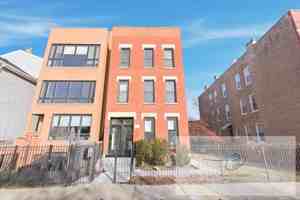 featured image of 1322 W Ohio St #2R