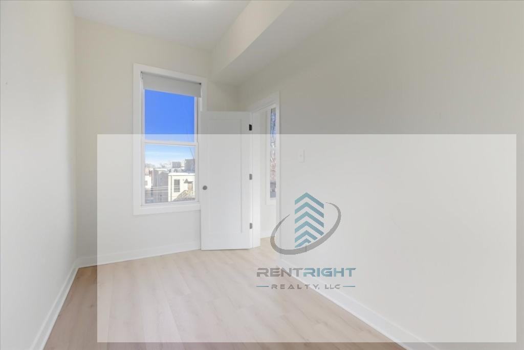 1322 W Ohio St #2R - Photo 3 of 11