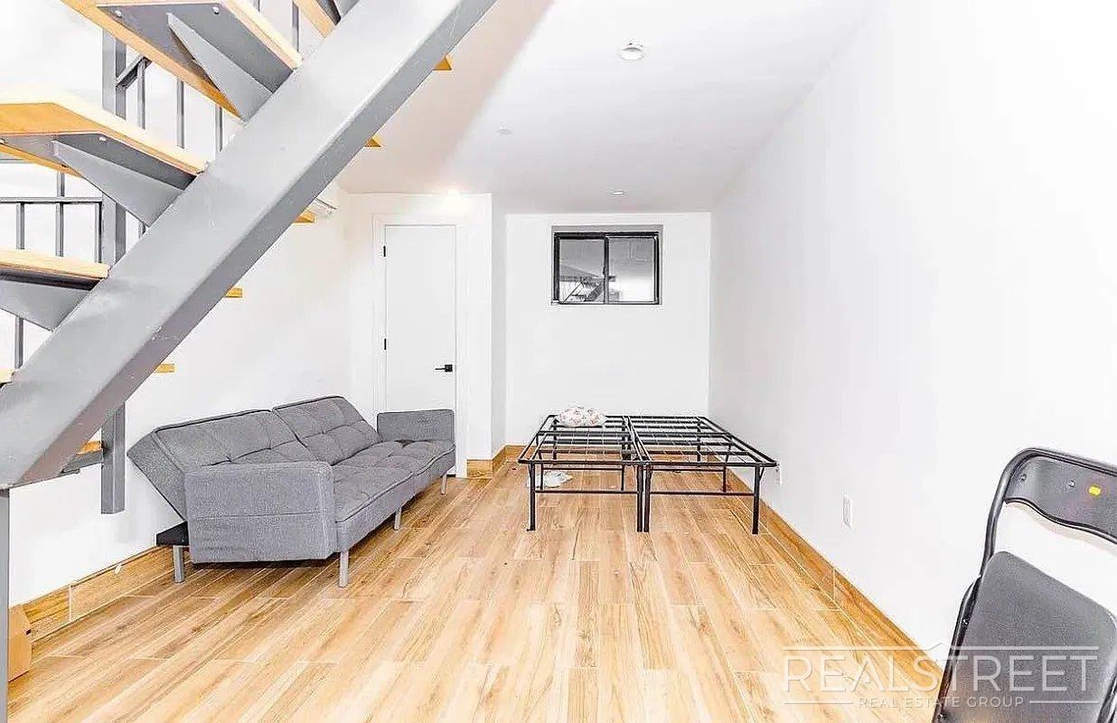 1534 Putnam Ave #1A - Photo 2 of 13