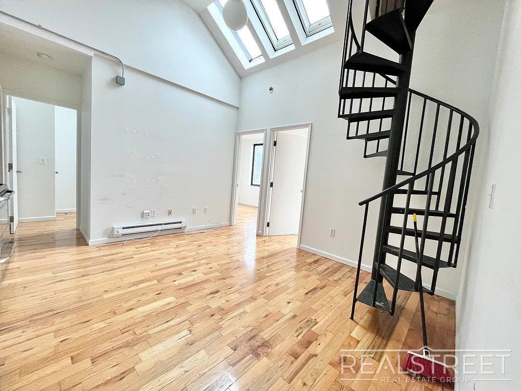 324 Melrose St #4B - Photo 4 of 11