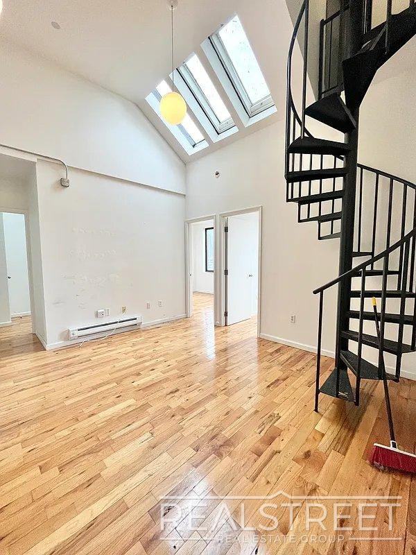 324 Melrose St #4B - Photo 5 of 11