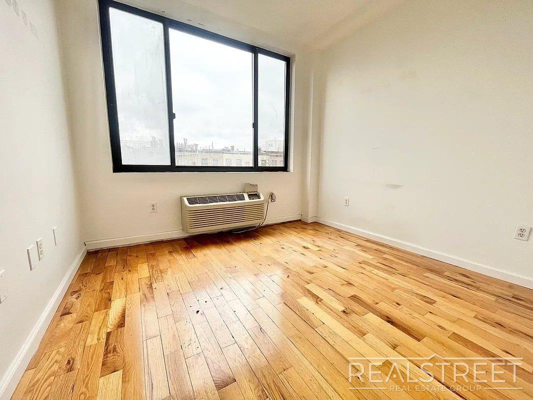 324 Melrose St #4B - Photo 7 of 11