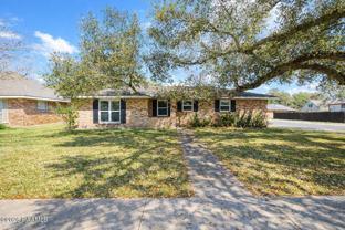 125 Elmwood Dr - Photo 1 of 1