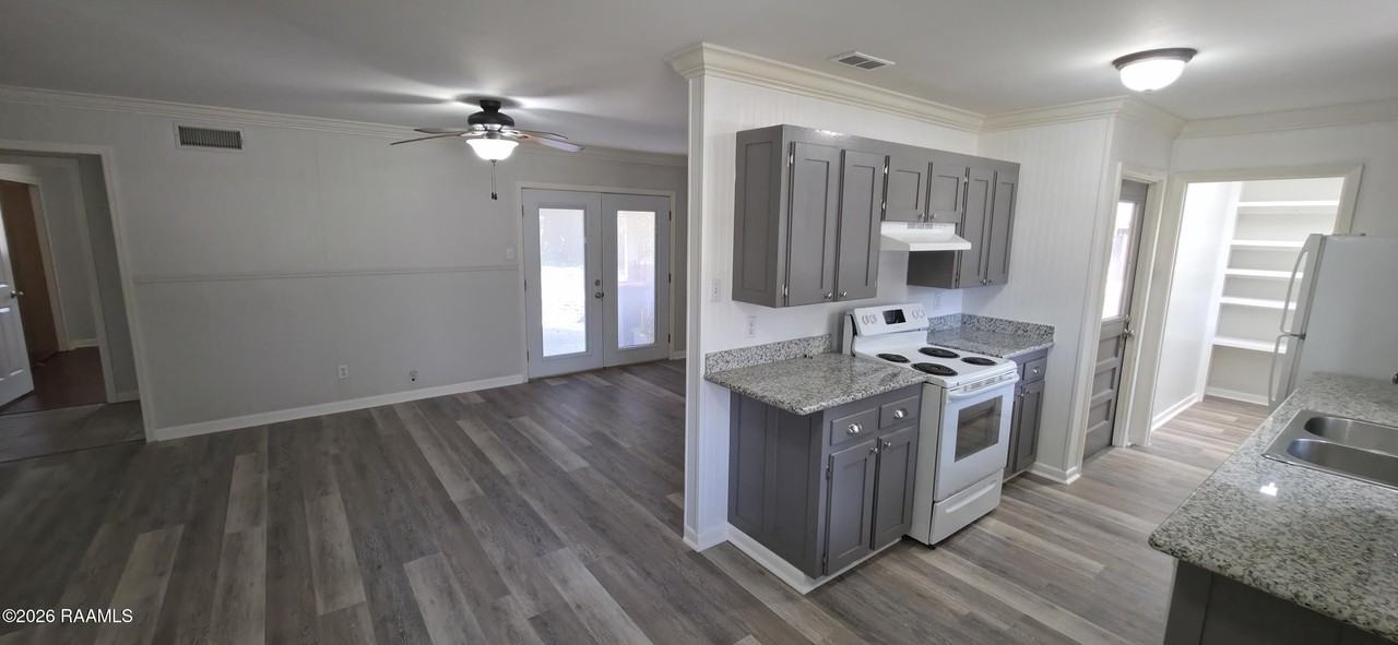 125 Elmwood Dr - Photo 5 of 12