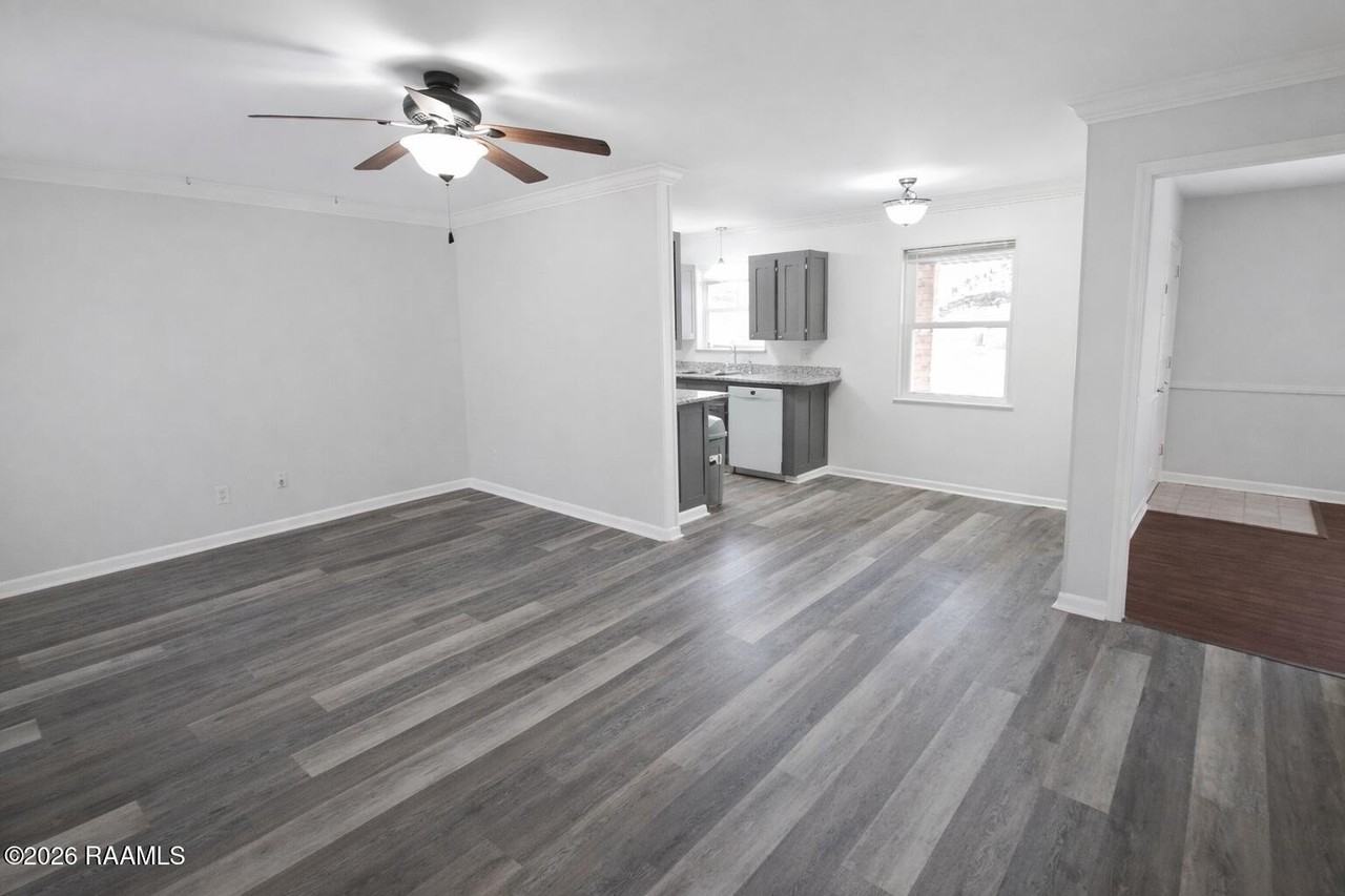 125 Elmwood Dr - Photo 6 of 12