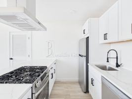 featured image of 165 Richards St #107