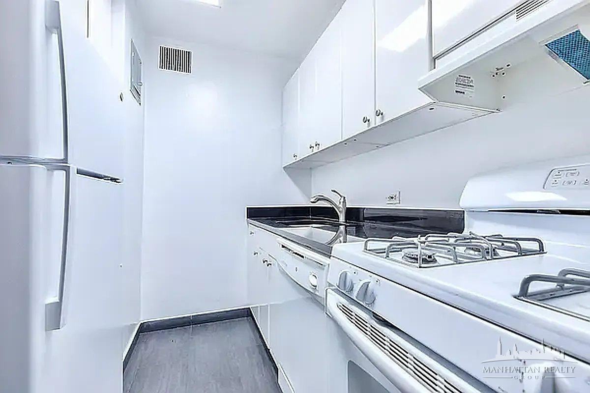 E 46th St #3B - Photo 5 of 12