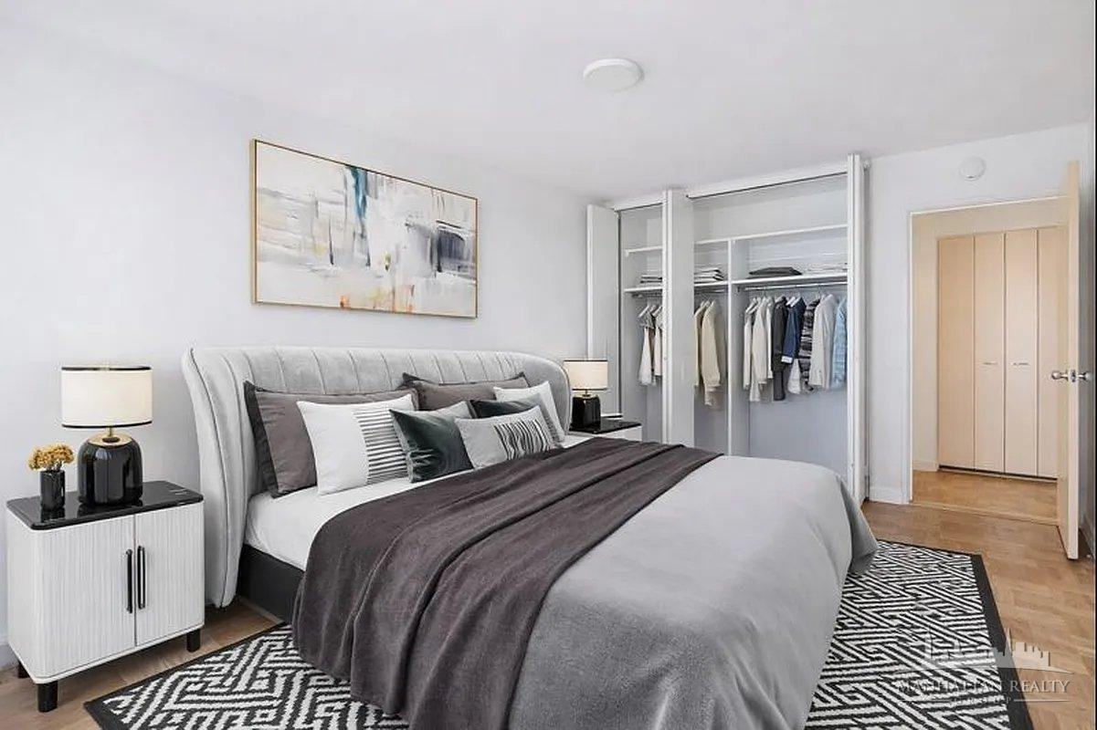 E 46th St #3B - Photo 3 of 12