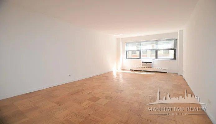 E 46th St #12V - Photo 2 of 6