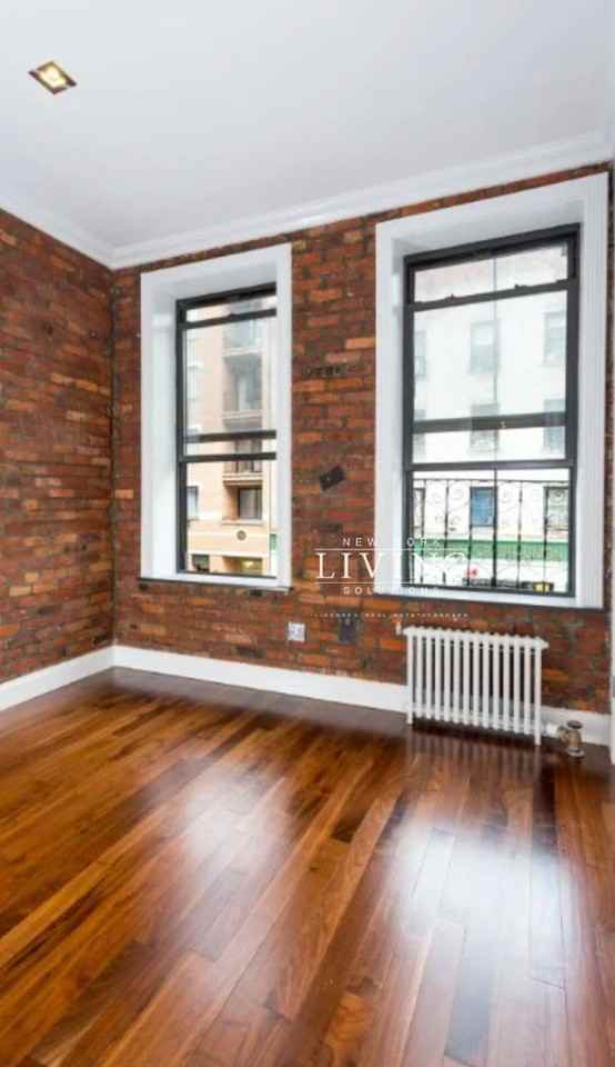 E 3rd St #1A - Photo 7 of 10