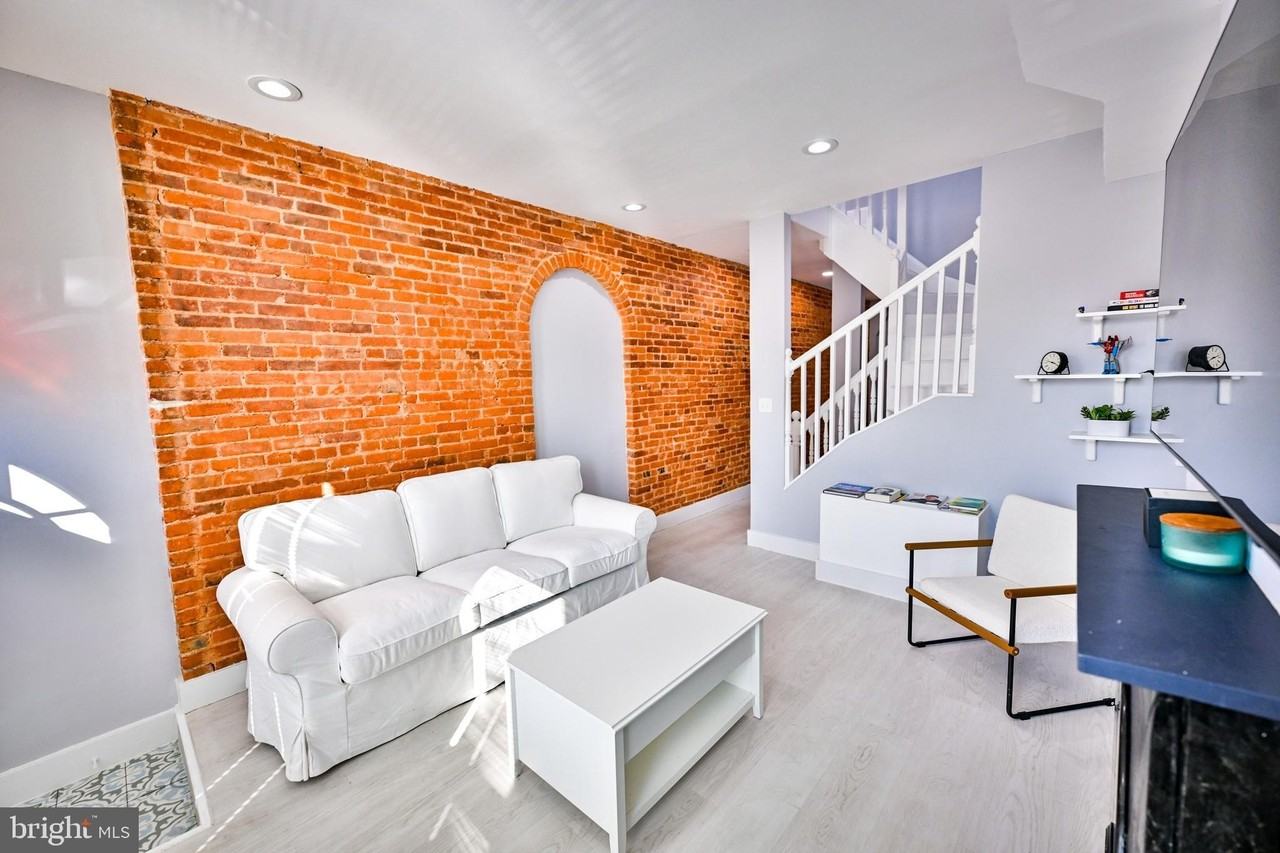 1015 Riverside Ave - Photo 3 of 39