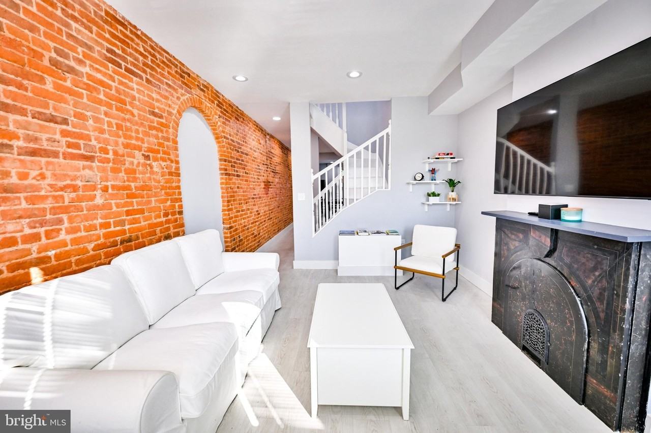 1015 Riverside Ave - Photo 6 of 39