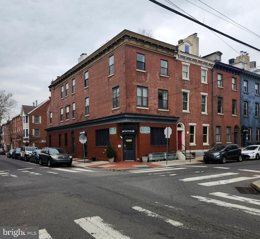 626 S 10th St Apt 3 - Photo 2 of 16