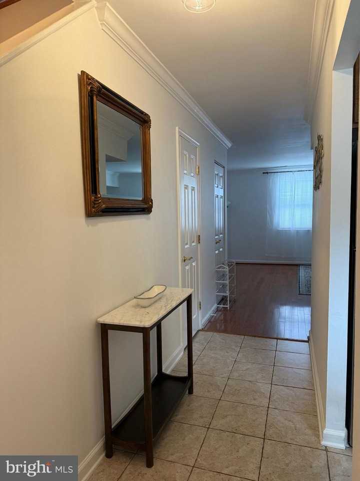 5934 Mayflower Ct - Photo 2 of 21