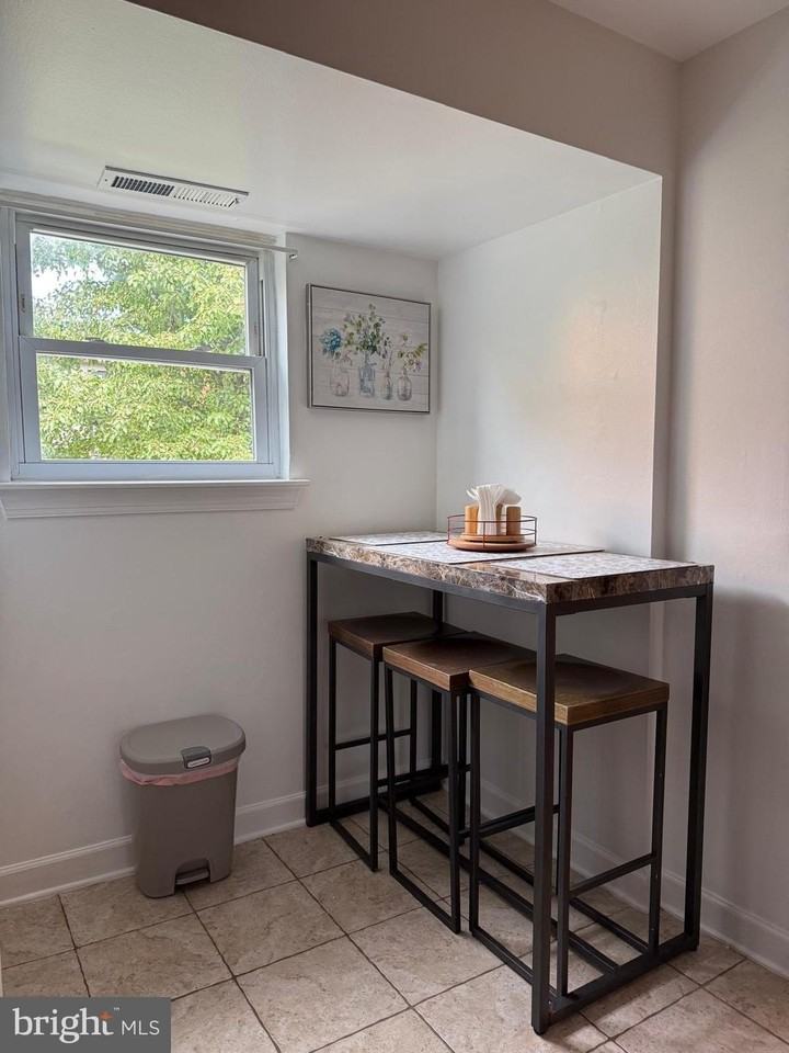 5934 Mayflower Ct - Photo 4 of 21