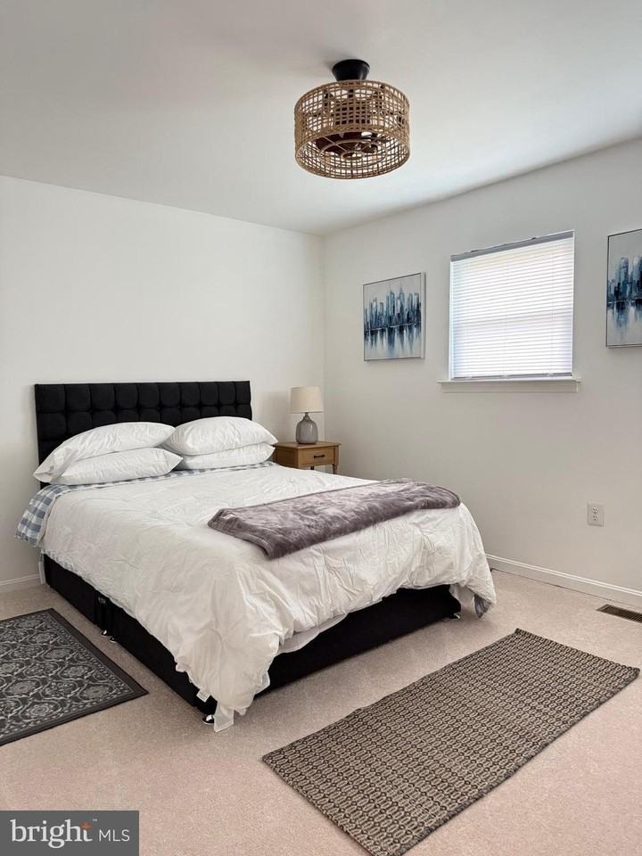 5934 Mayflower Ct - Photo 7 of 21