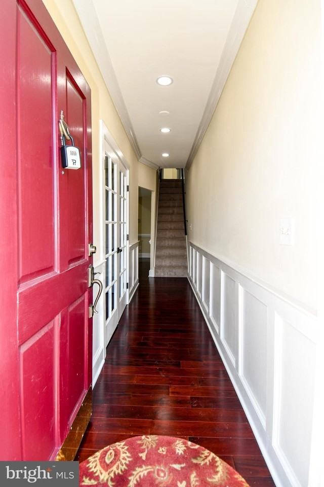 216 S Henry St - Photo 2 of 36