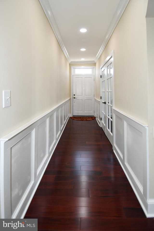 216 S Henry St - Photo 3 of 36