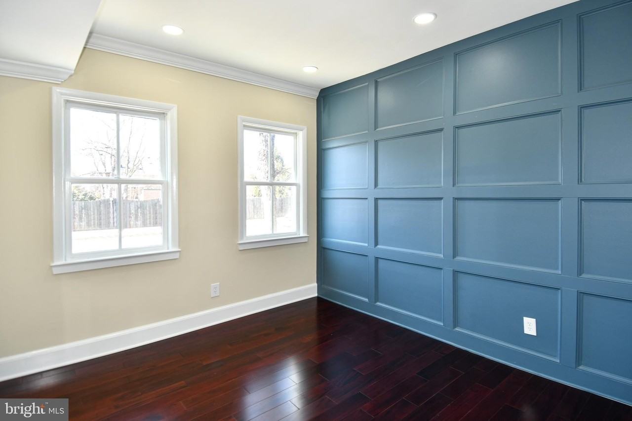 216 S Henry St - Photo 6 of 36