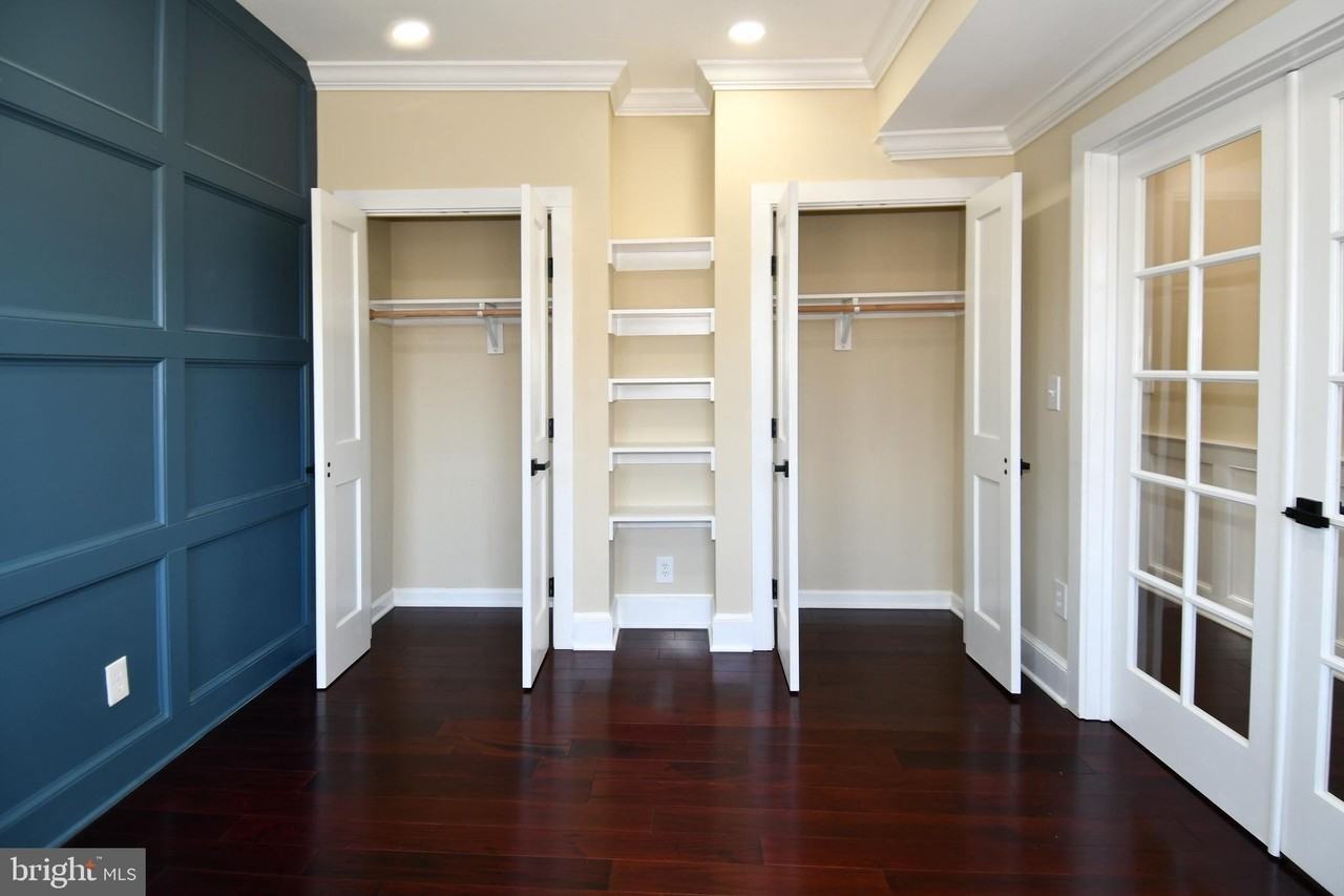 216 S Henry St - Photo 7 of 36