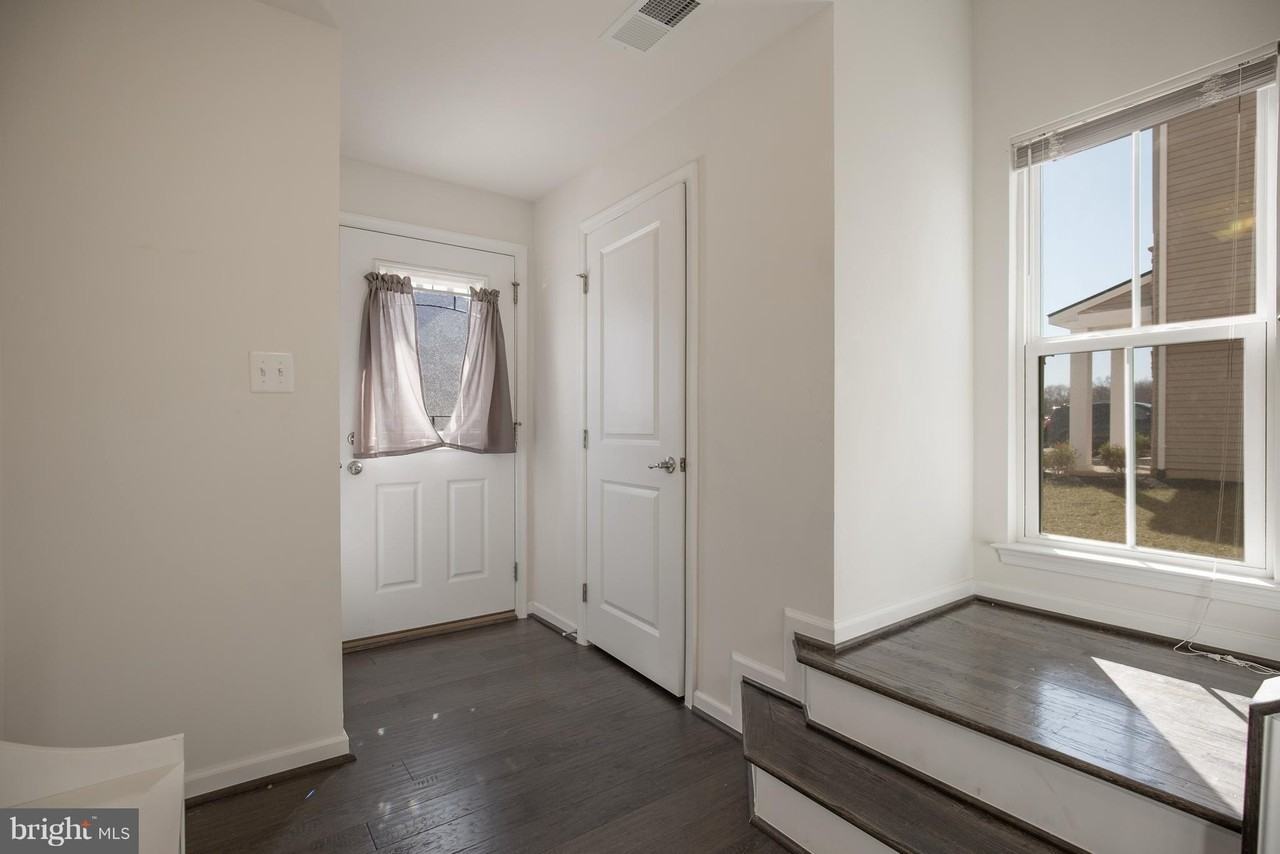 10786 Hinton Way - Photo 5 of 36