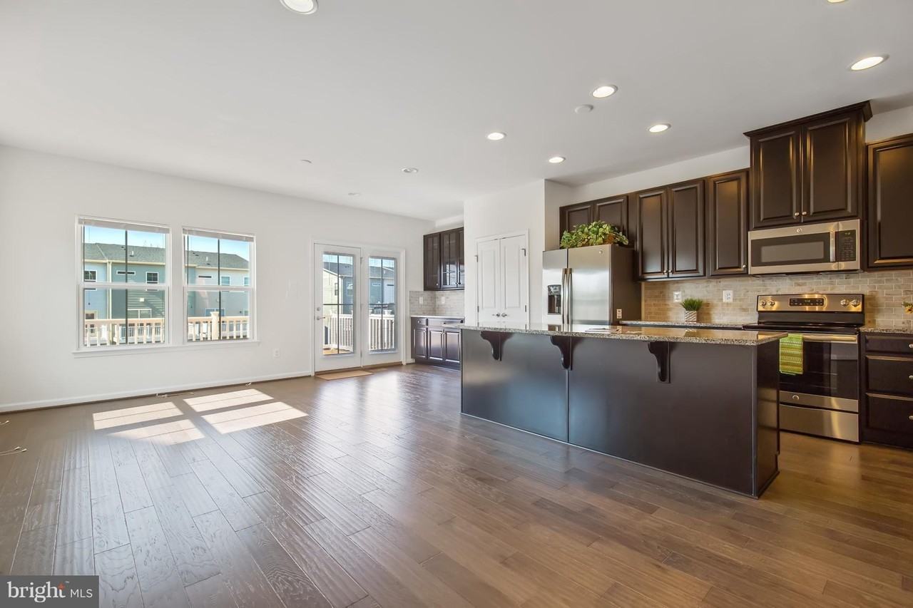 10786 Hinton Way - Photo 6 of 36