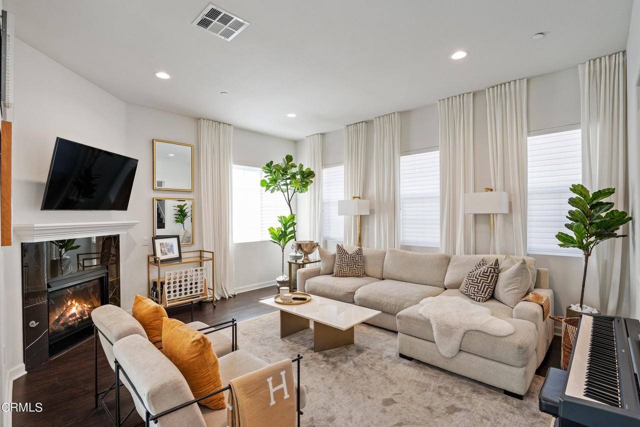 1560 Thorpe Trl - Photo 6 of 31