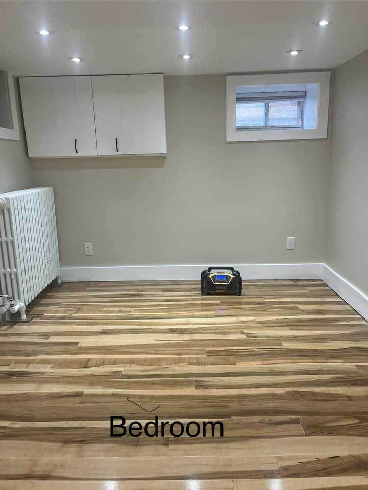 1194 Roselawn Avenue - Photo 5 of 11