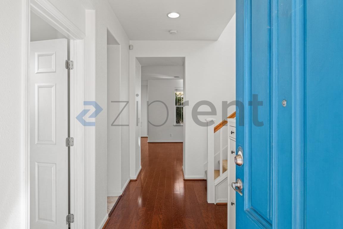 581 Kirkland Ave - Photo 5 of 40