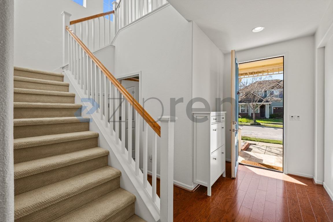 581 Kirkland Ave - Photo 6 of 40