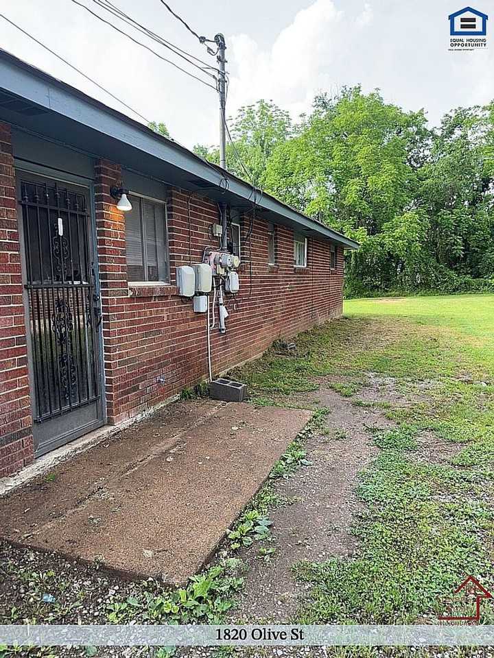 1820 Olive St - Photo 4 of 14