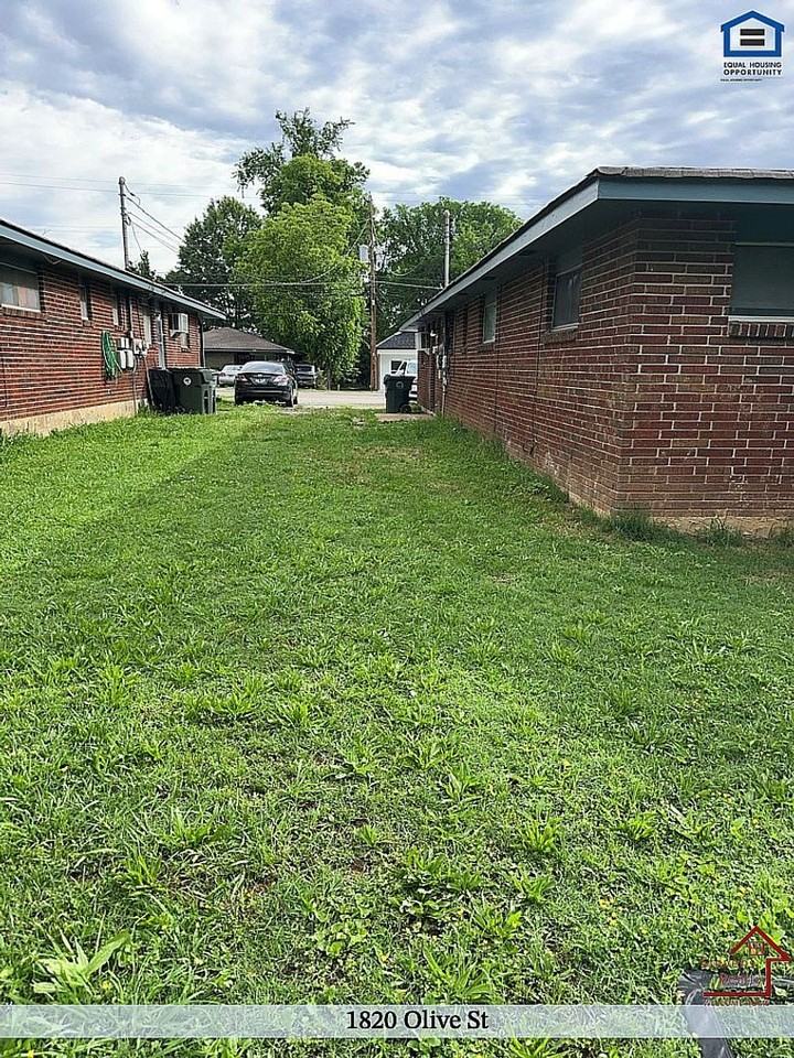 1820 Olive St - Photo 5 of 14