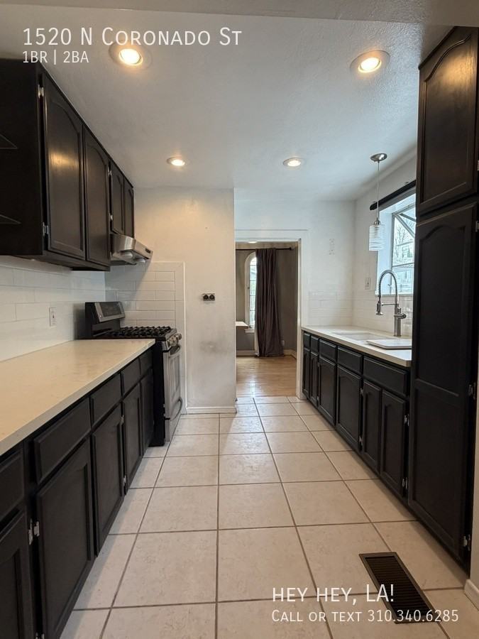 1520 N Coronado St - Photo 7 of 25