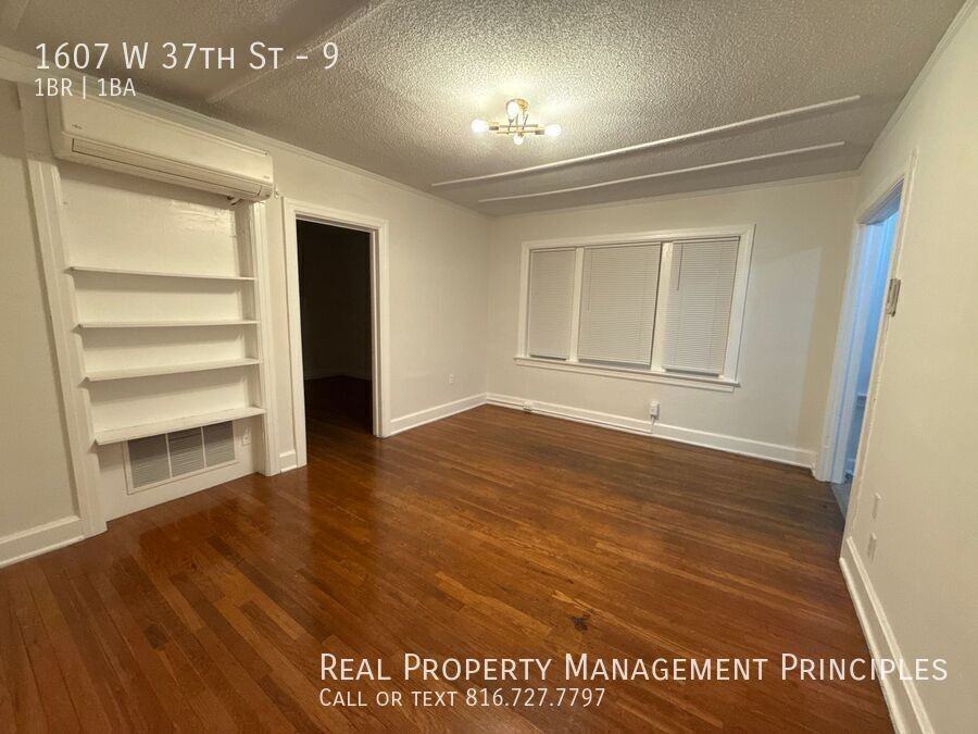 1607 W 37th St #9 - Photo 3 of 10