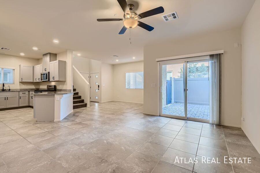 4452 Sapphire Moon Ave - Photo 5 of 45