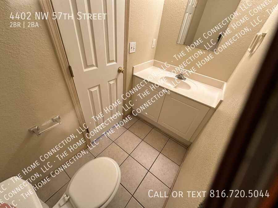 4402 Nw 57th St - Photo 4 of 19