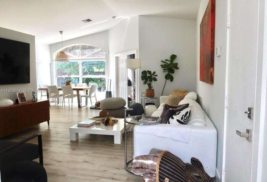 5862 Nw 113th Pl - Photo 3 of 19