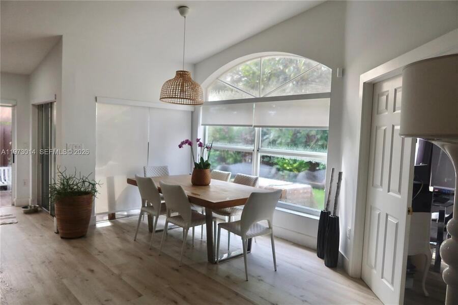 5862 Nw 113th Pl - Photo 4 of 19