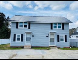 featured image of 207 N Elm St #B