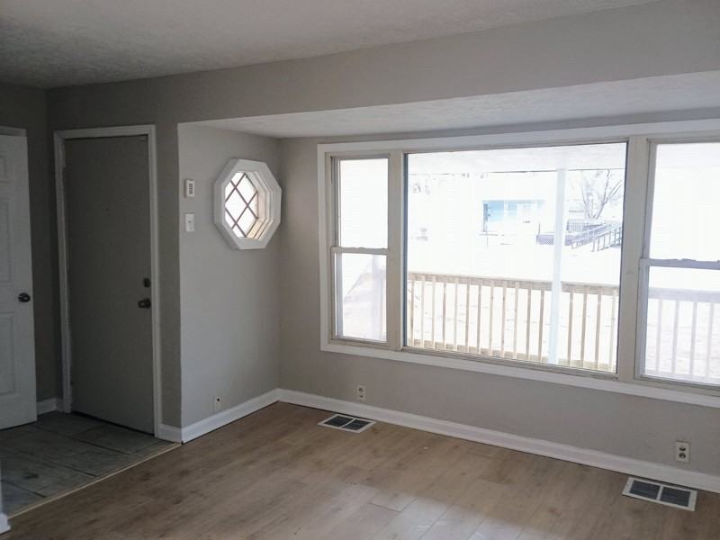 2010 E Laurel St - Photo 4 of 16