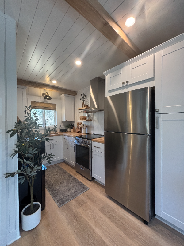 480 Arena Dr - Photo 7 of 31