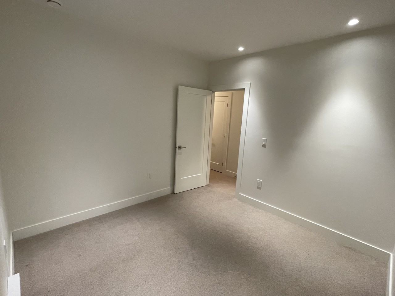 16500 21A Avenue - Photo 3 of 7