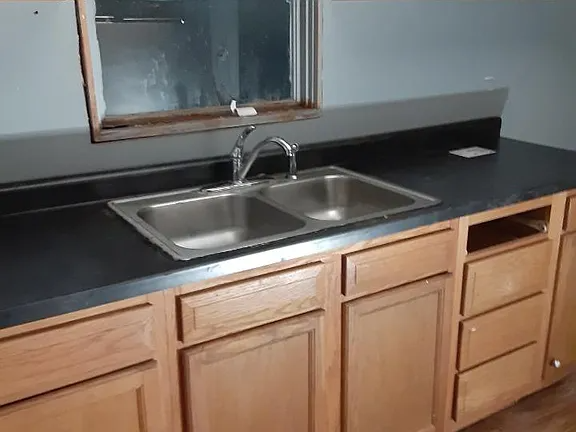 932 Forsythe St - Photo 2 of 7