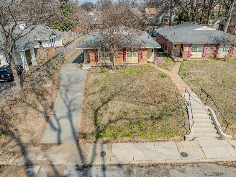 2086 Harbert Ave - Photo 2 of 10