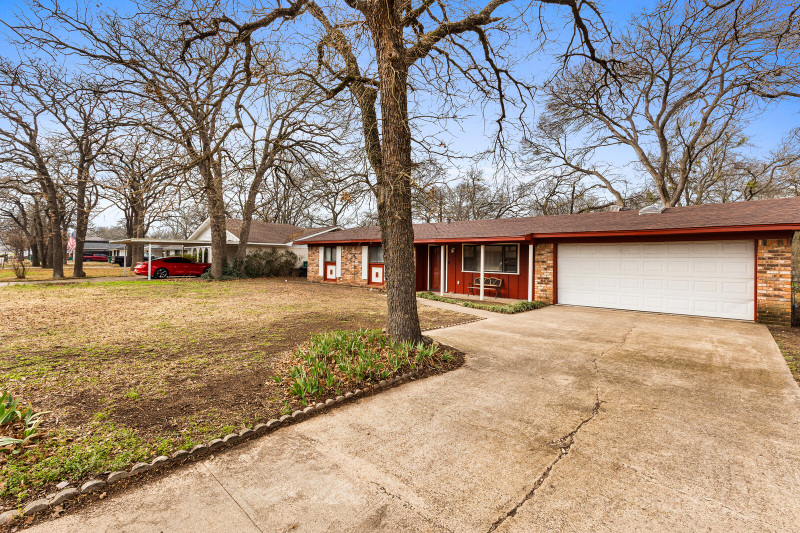 111 Circle Dr - Photo 5 of 20