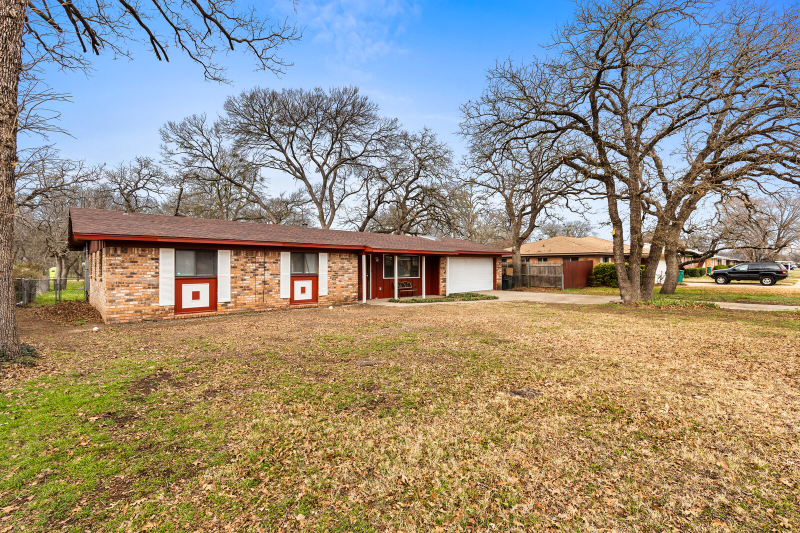 111 Circle Dr - Photo 6 of 20