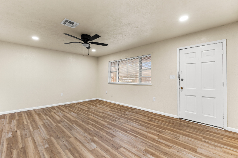 111 Circle Dr - Photo 7 of 20