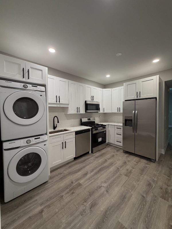 931 W 34th Pl #1 - Photo 2 of 7